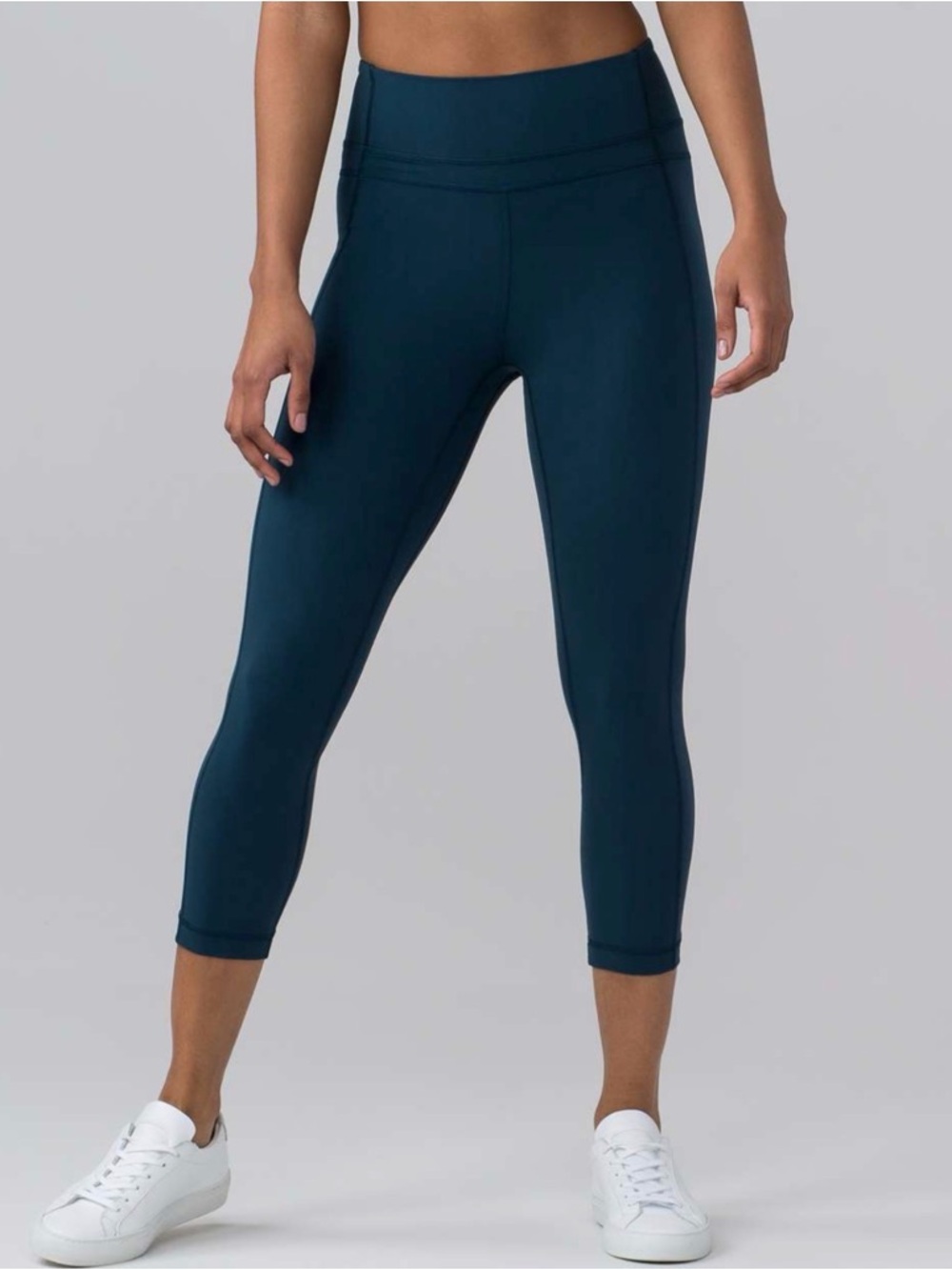 Lululemon Pushing Limits 7/8 Tight (Nulu 25") Sz 4
Color is Jaded